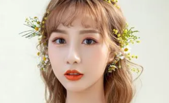 深圳化妝培訓(xùn)學(xué)校為你推薦最流行的男生燙發(fā)發(fā)型