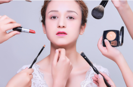 深圳化妝學校教你1211光棍節(jié)淡妝出行 恬靜可人吸引他的注意力