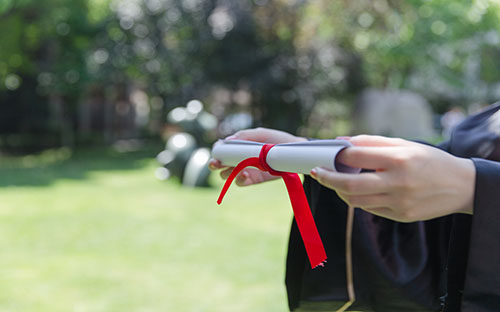 成人高考報(bào)名費(fèi)用怎么交？