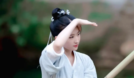 劉亦菲示范女神妝 詳解妝容教程