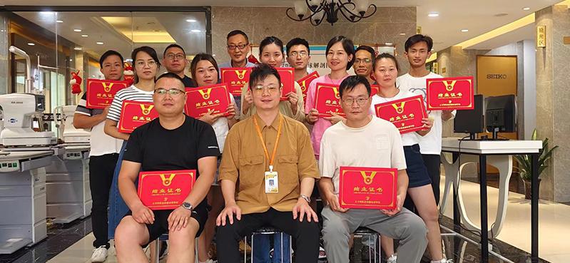 驗(yàn)光師報(bào)名費(fèi)大漲，考生面臨前所未有的就業(yè)選擇！